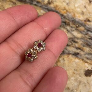 Yellow gold earrings gemstone and diamonds